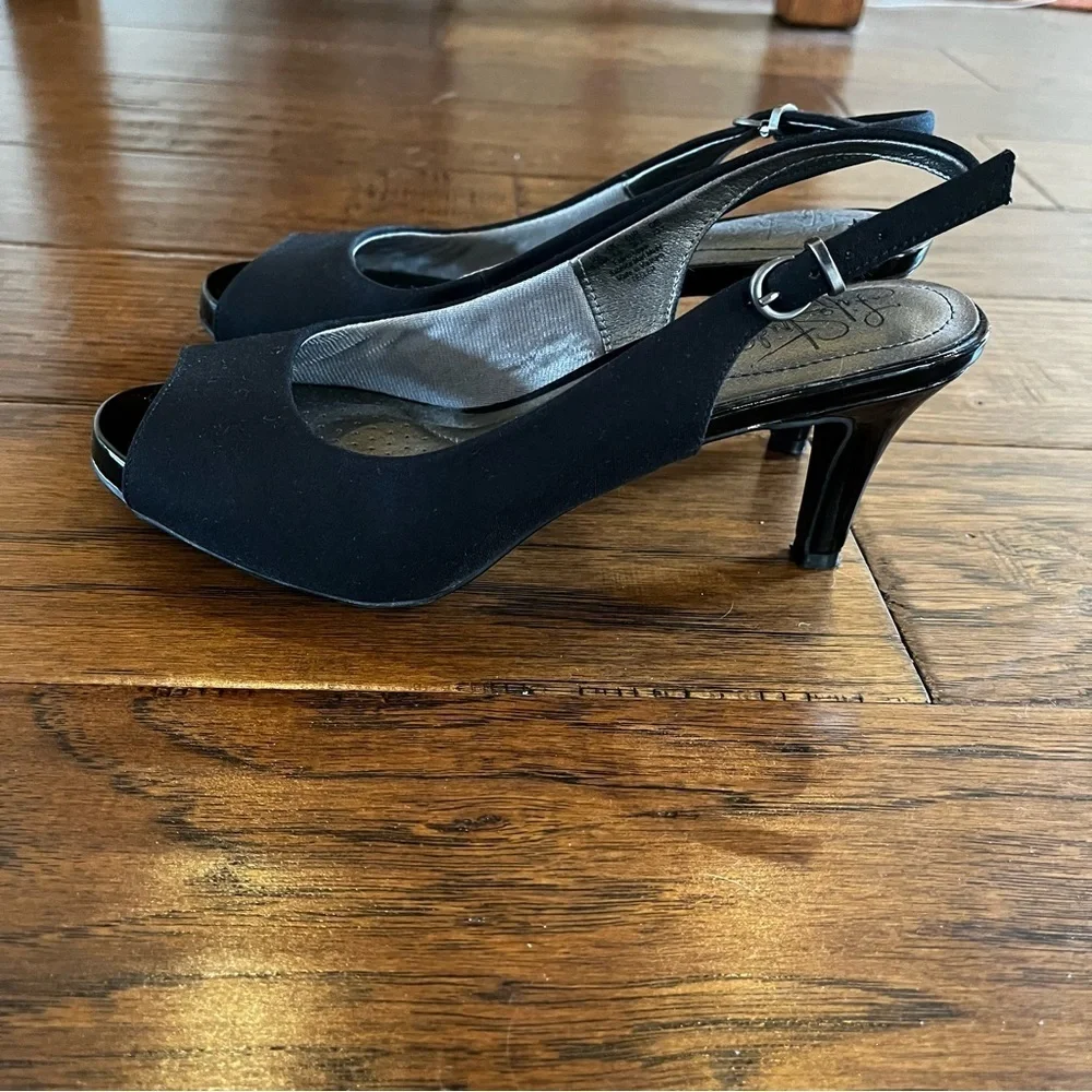 Life Stride Women's Black Peep Toe Slingback 3 Inch Heels size 6.5
